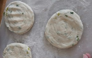 葱油饼的简单做法