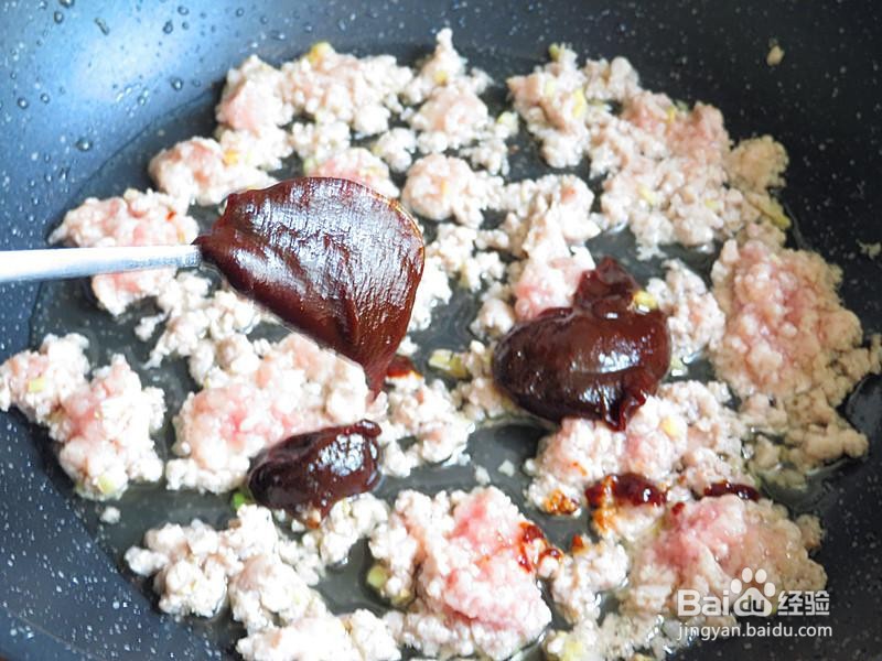肉末炸酱面的家庭制作方法