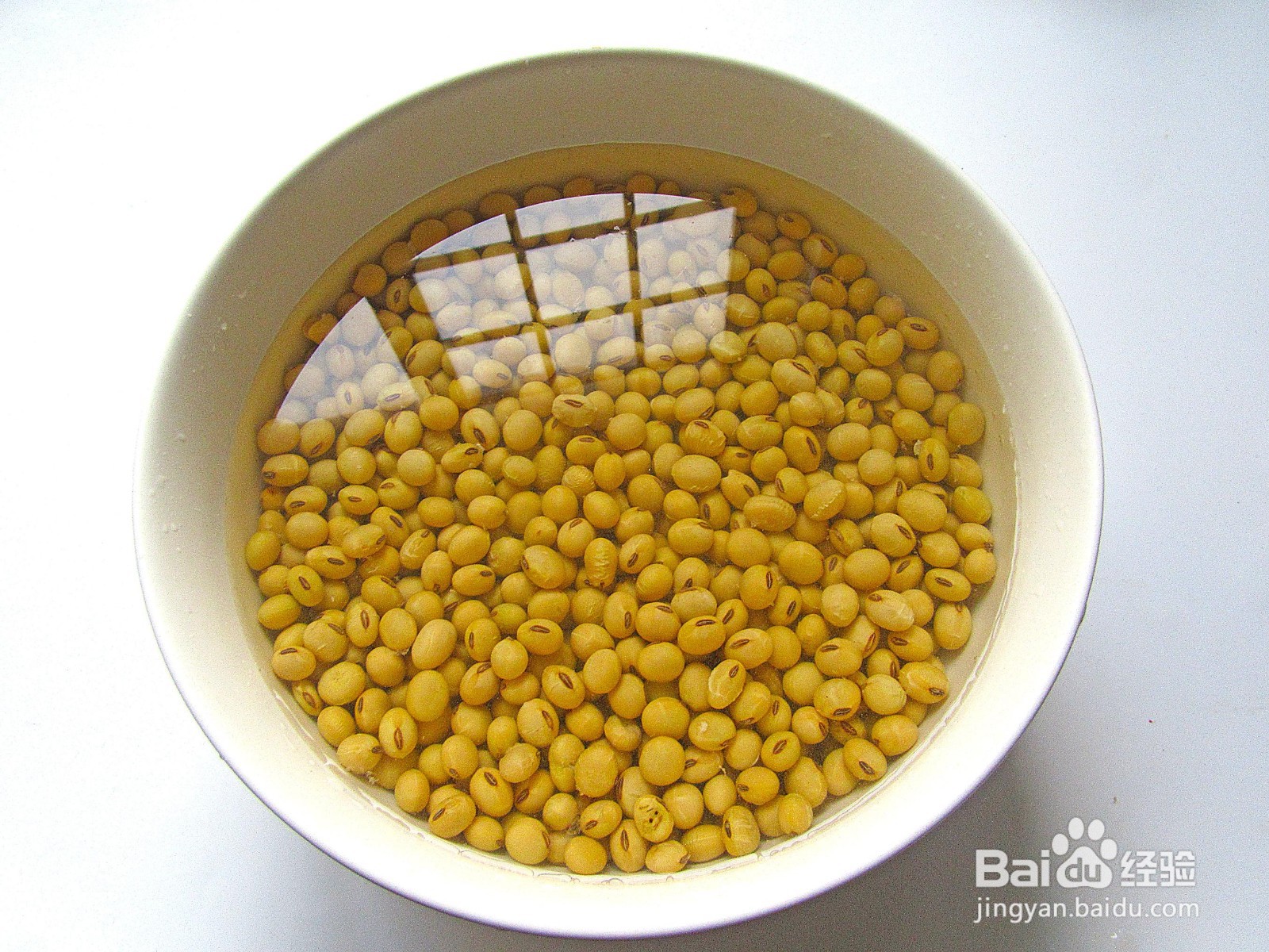 猪脚炖黄豆的做法
