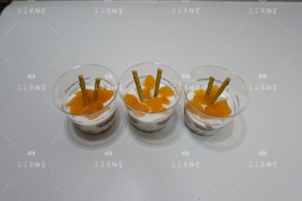黄桃酸奶燕麦杯