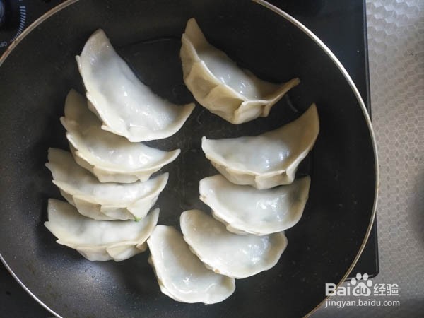 冰冻水饺如何在家做煎饺