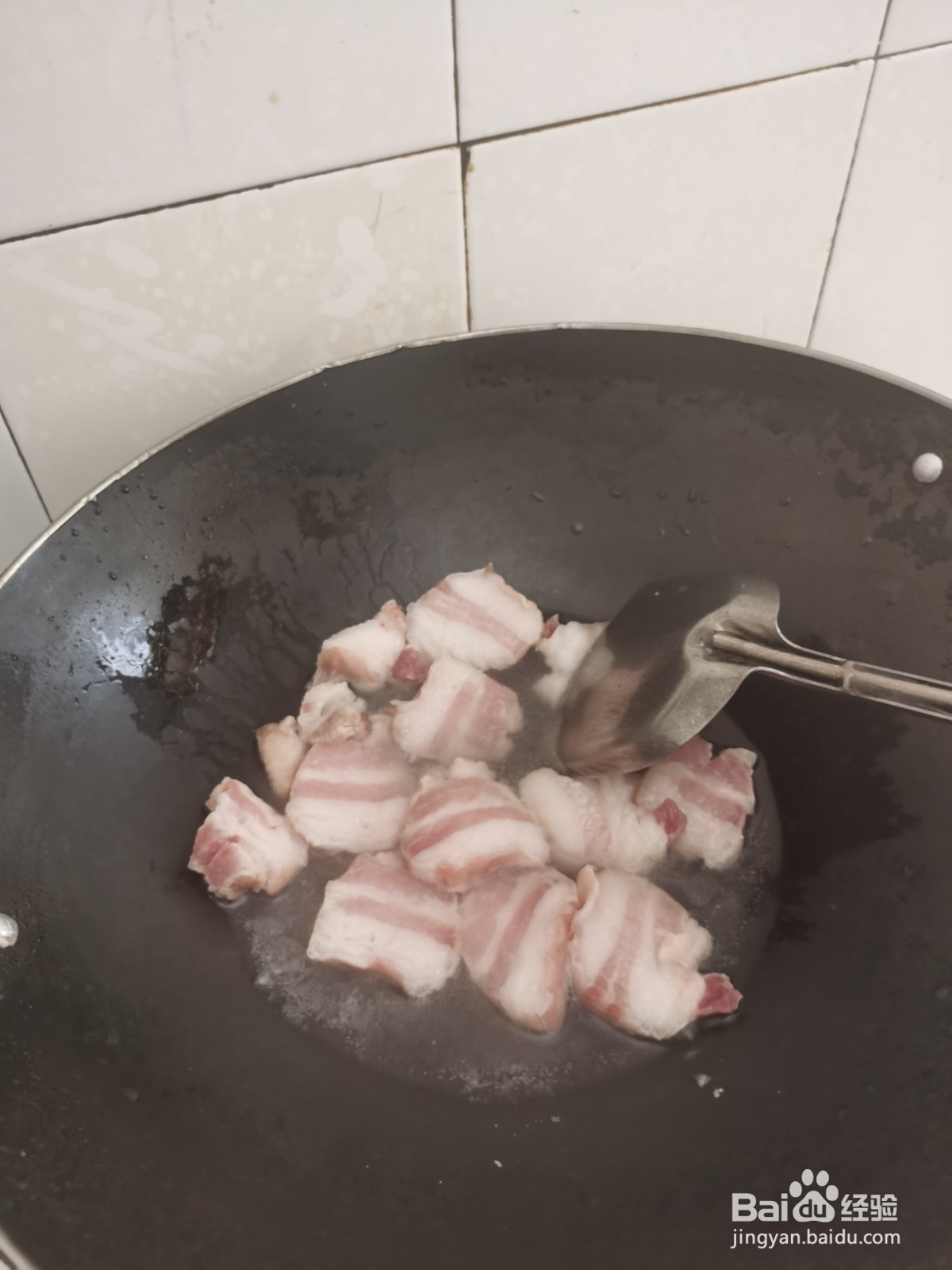 如何做香辣五花肉?