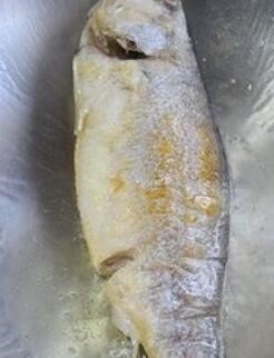 蒜烧黄鱼的做法