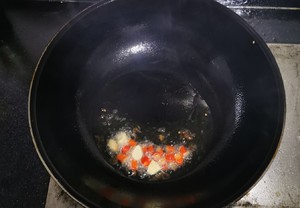 清炒西芹鸡蛋干的做法