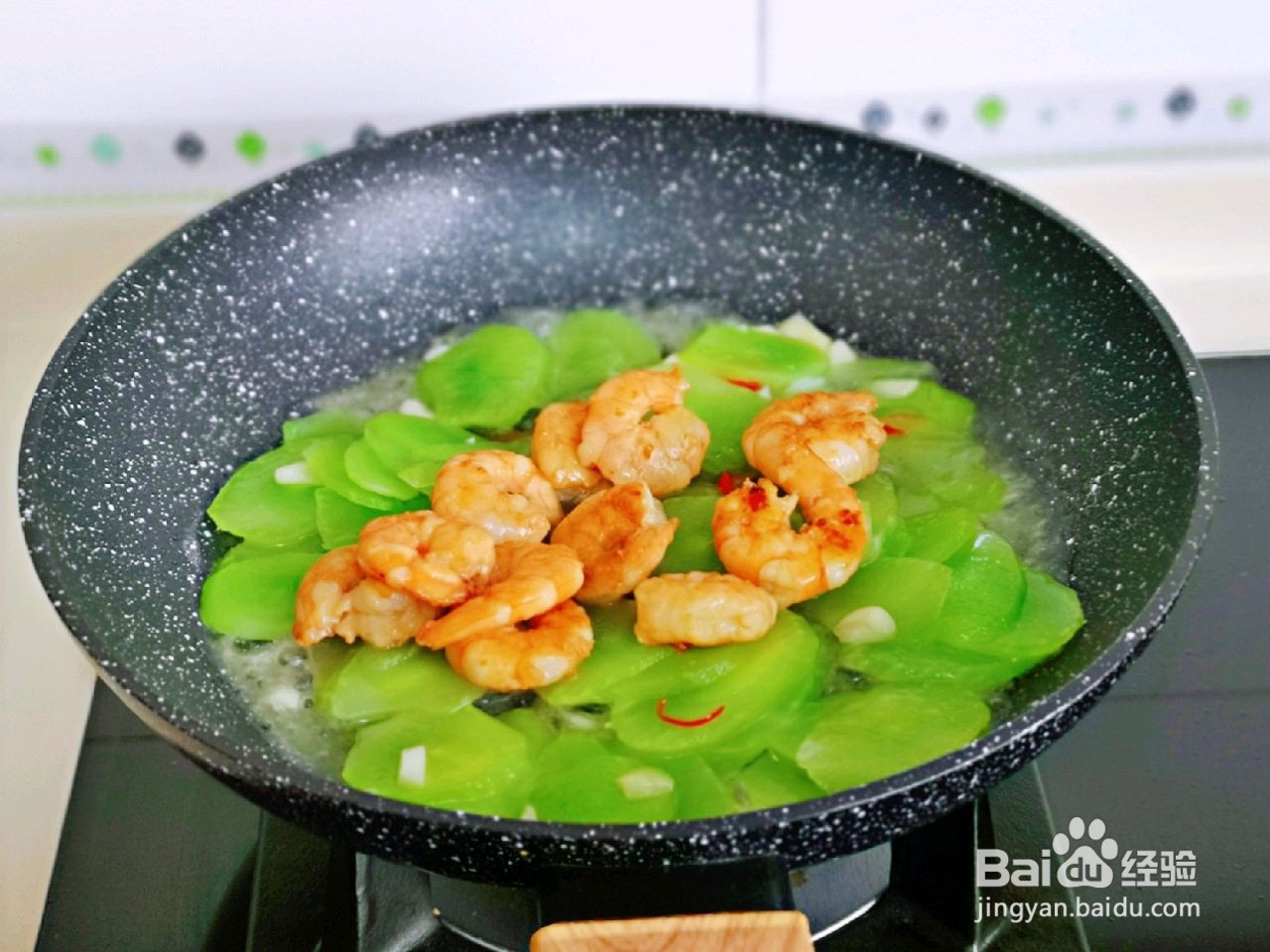 虾仁炒莴笋的做法