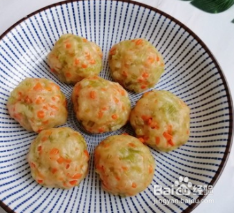 胡萝卜蔬菜蒸丸子