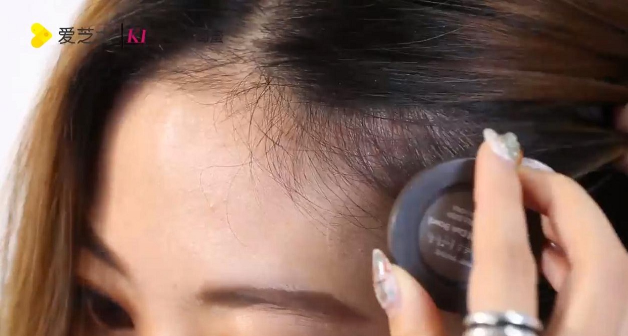 如何调整发际线