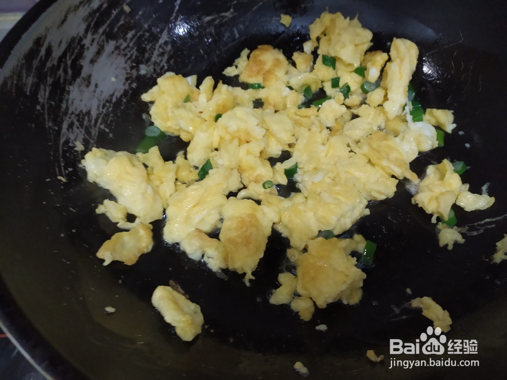 制作鸡蛋炒木耳蒜薹的攻略