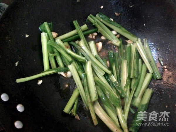 红油炒芥菜的做法