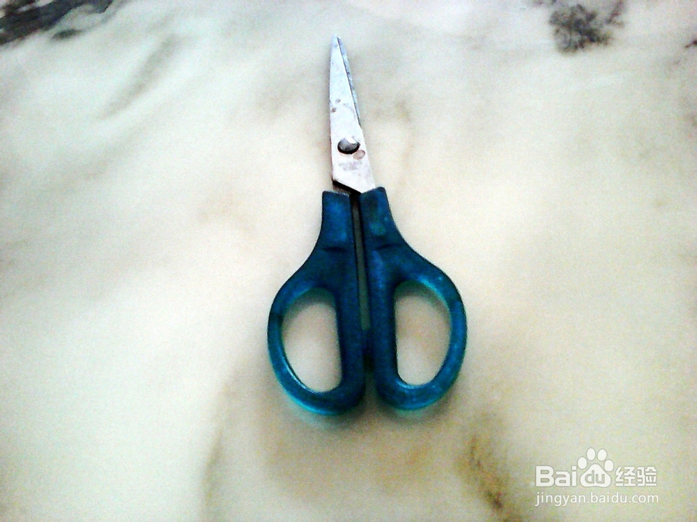 制作含苞未放的红玫瑰