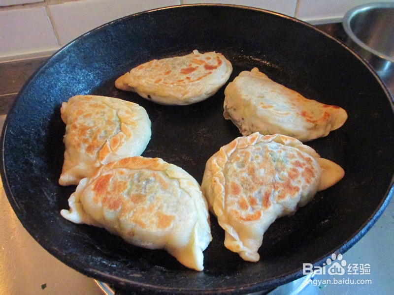 盛夏美食韭菜盒子