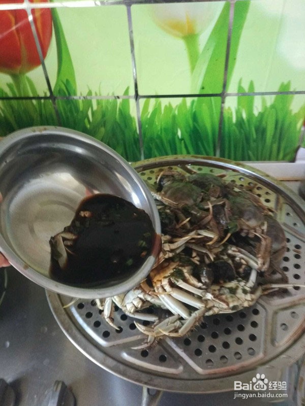 如何制作美味的蒸河蟹