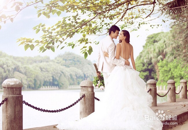 马丽晒照与男友甜蜜对视 情人节如何高调秀恩爱