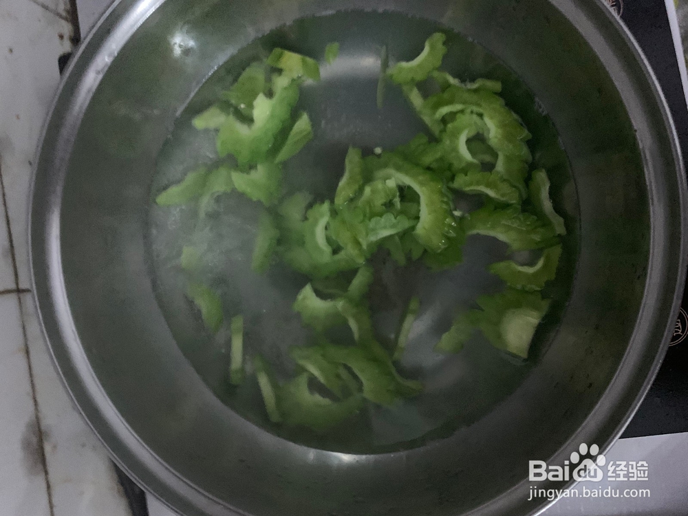 如何自制凉拌苦瓜