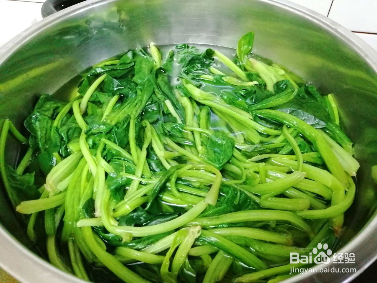 鸡蛋粉丝拌菠菜的做法