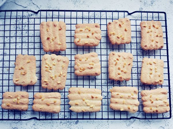 蛋白杏仁夹心饼干