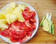 番茄土豆排骨汤