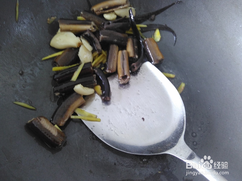 浓香好吃的甜椒爆黄鳝的做法