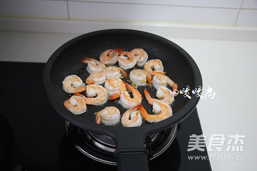 芦笋虾球的做法