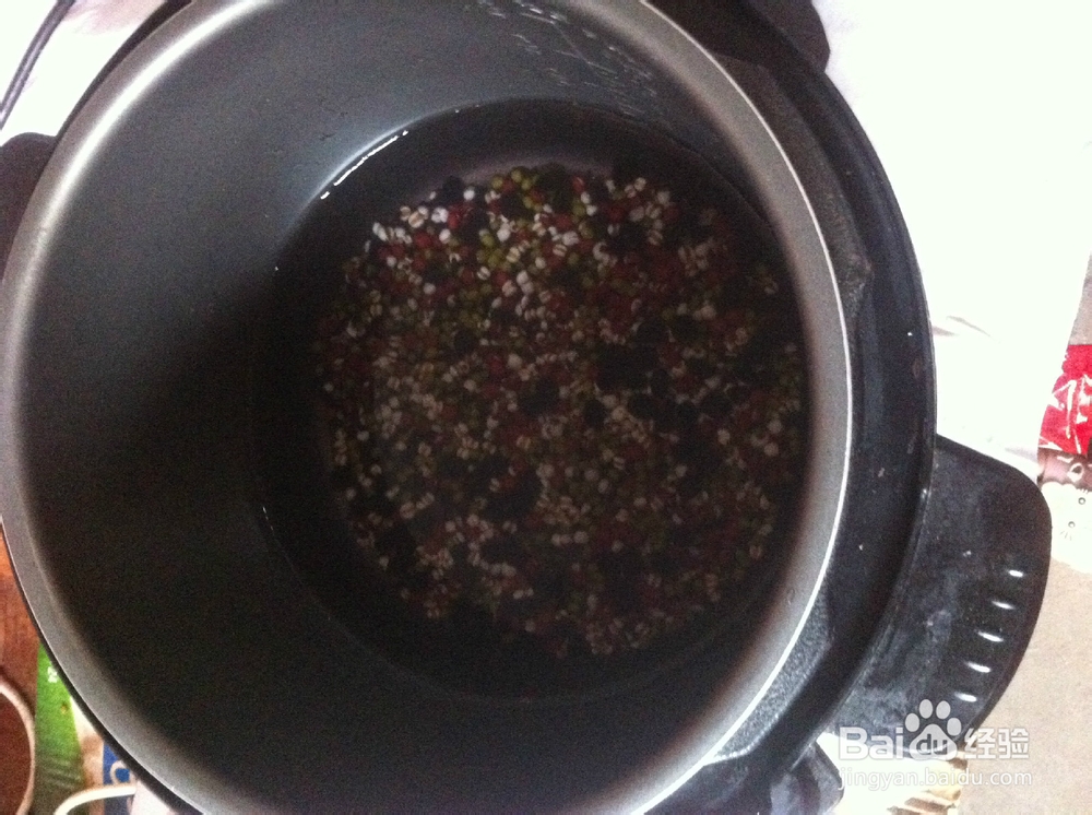 夏季养生粥——红豆薏米祛湿粥