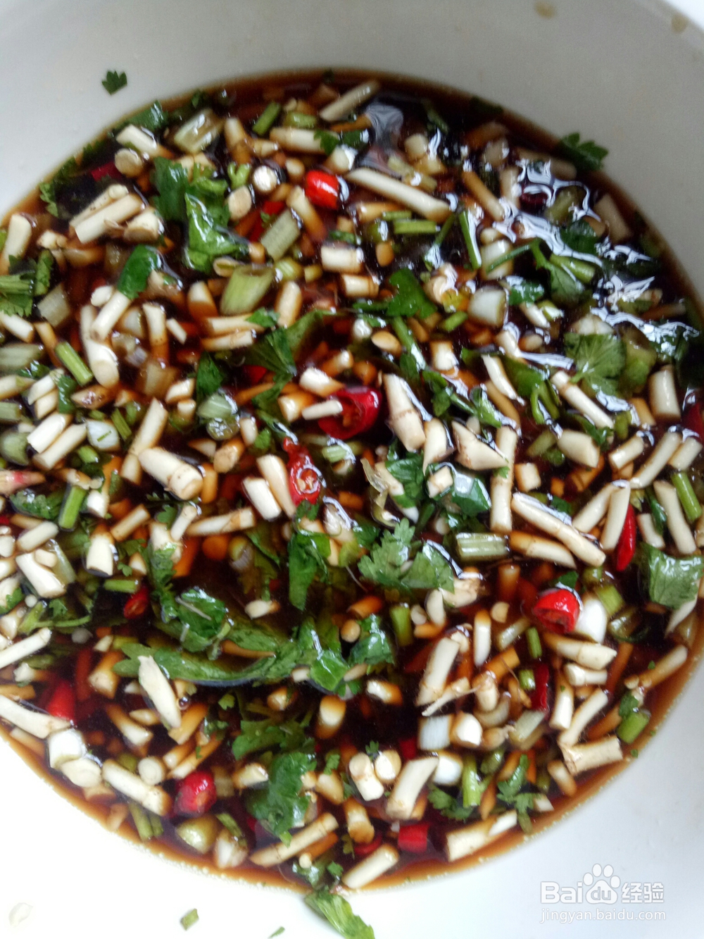 做出入味的凉拌鲫鱼鱼腥草