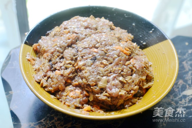 笋干煎饺的做法