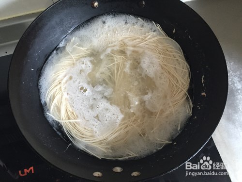 零油烟快手凉面——虾仁凉面