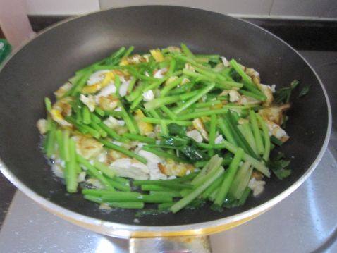 蛋香蒜茸芹菜,看上去很营养很美味