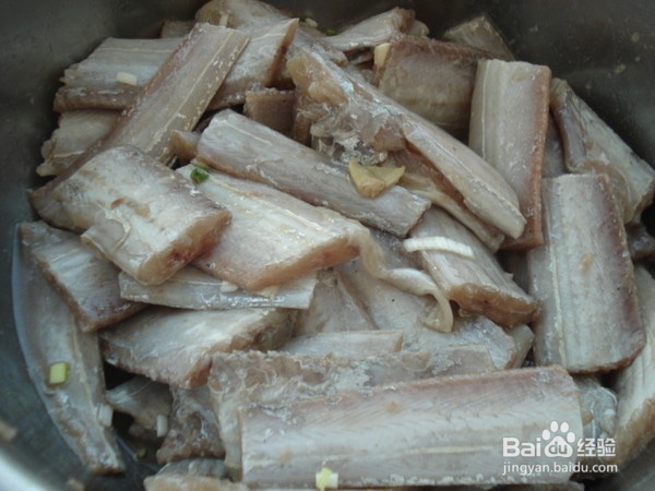 孜然干炸带鱼的做法