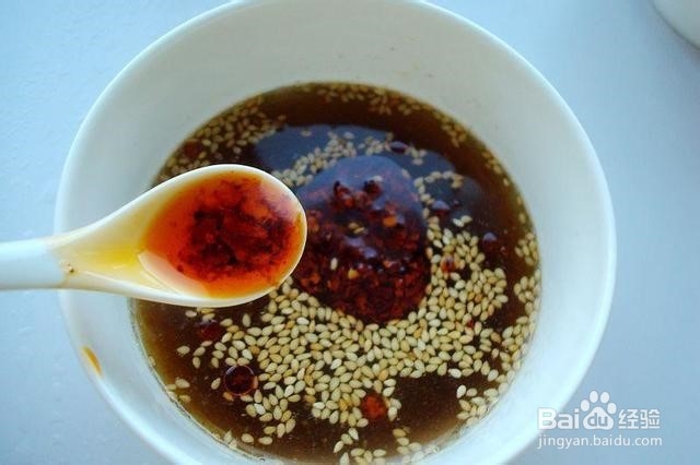 麻辣味的蒜泥拌鸡丝