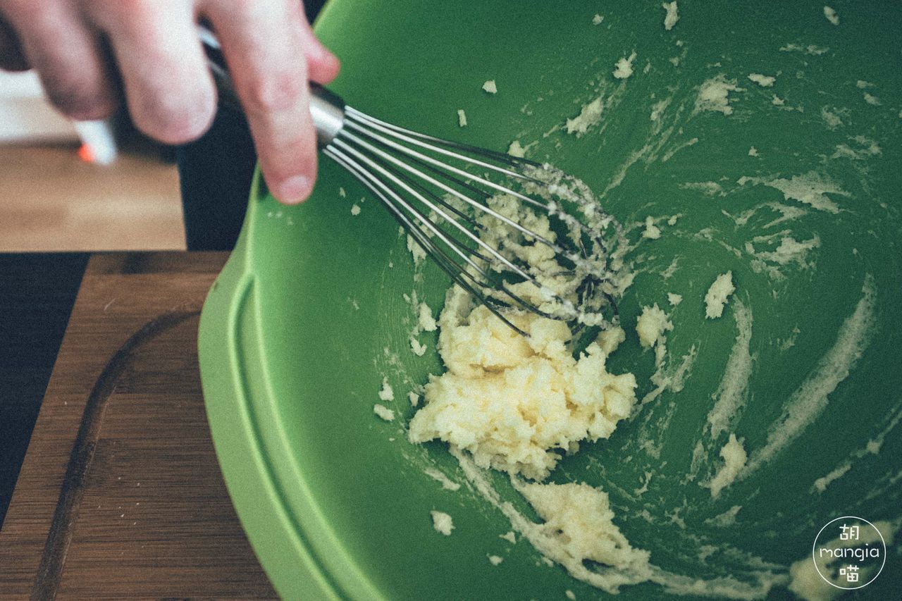 在家也能做美味的巧克力面包卷,十分好吃!