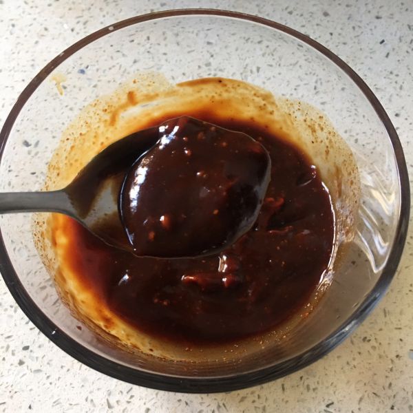 红烧萝卜牛腩煲