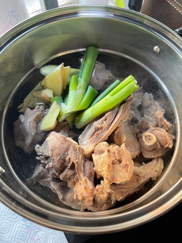 山药羊肚菌炖排骨汤