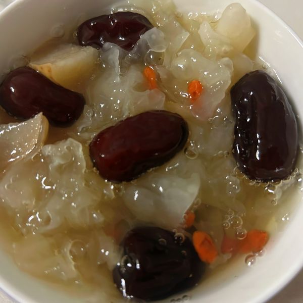 冰糖雪梨银耳羹