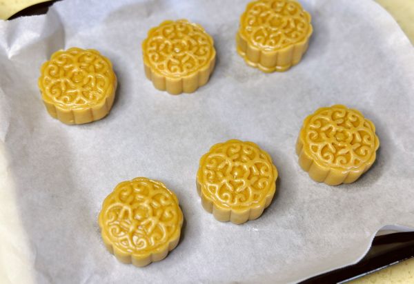 广式金沙奶黄月饼