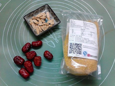 黄芪红枣小米粥