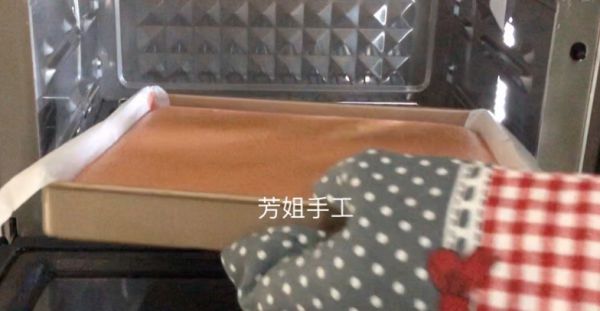 红丝绒草莓年轮蛋糕卷