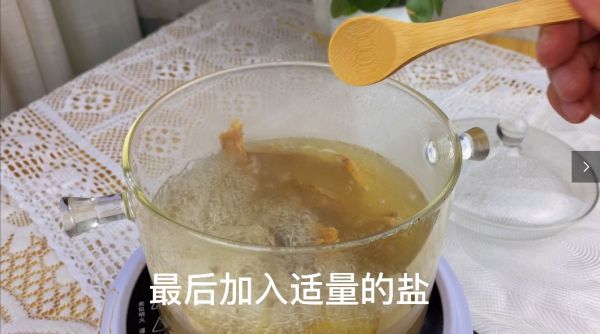 超鲜松茸排骨汤