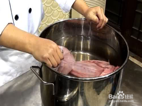 怎样用自动烤兔机制作烤兔