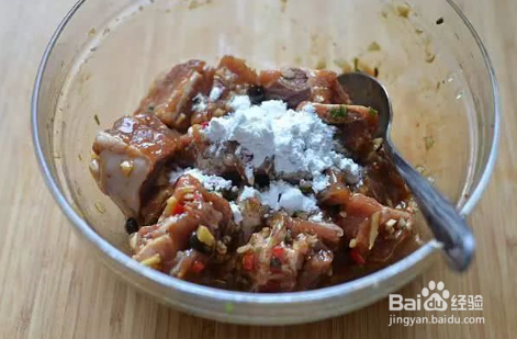 简单易学!木耳蒸排骨更好吃的做法,