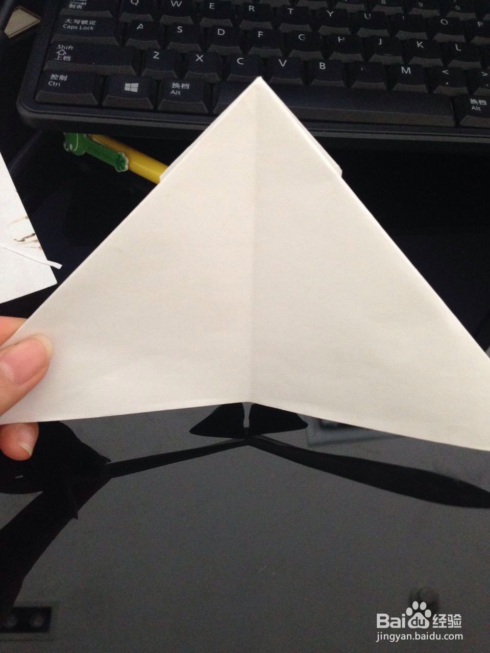 用纸折出可爱的小兔子