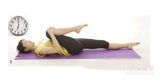 晨起两个瑜伽动作 瘦身从早开始