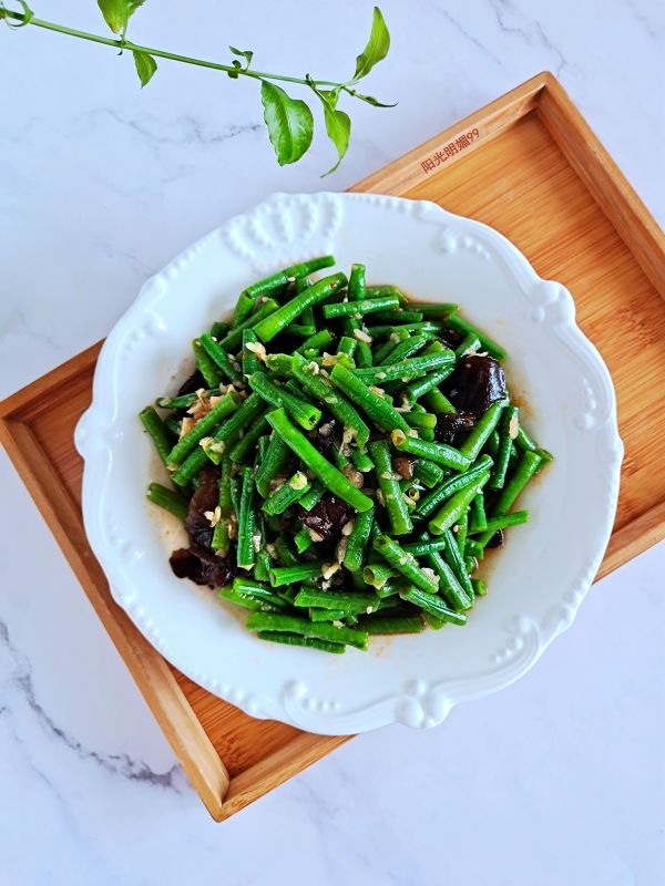 蒜泥豆角拌木耳