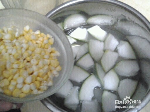 制作冬瓜玉米粥