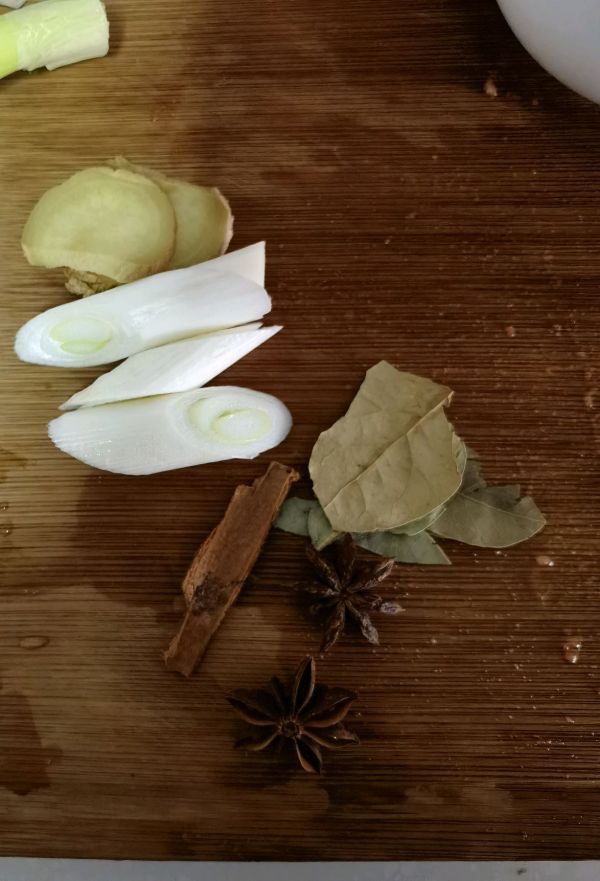 西红柿土豆顿牛腩