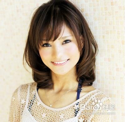 领略别样美丽多款风格中长发随心选