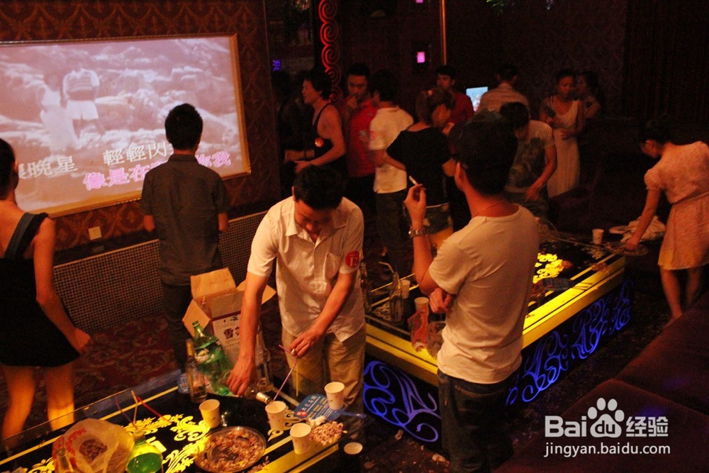 暑假如何与失散多年的同学们联系