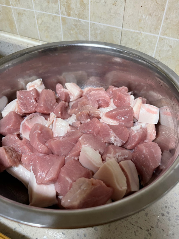 红烧肉炖鸡蛋豆腐