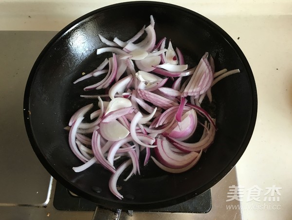 黑椒洋葱青椒炒牛肉