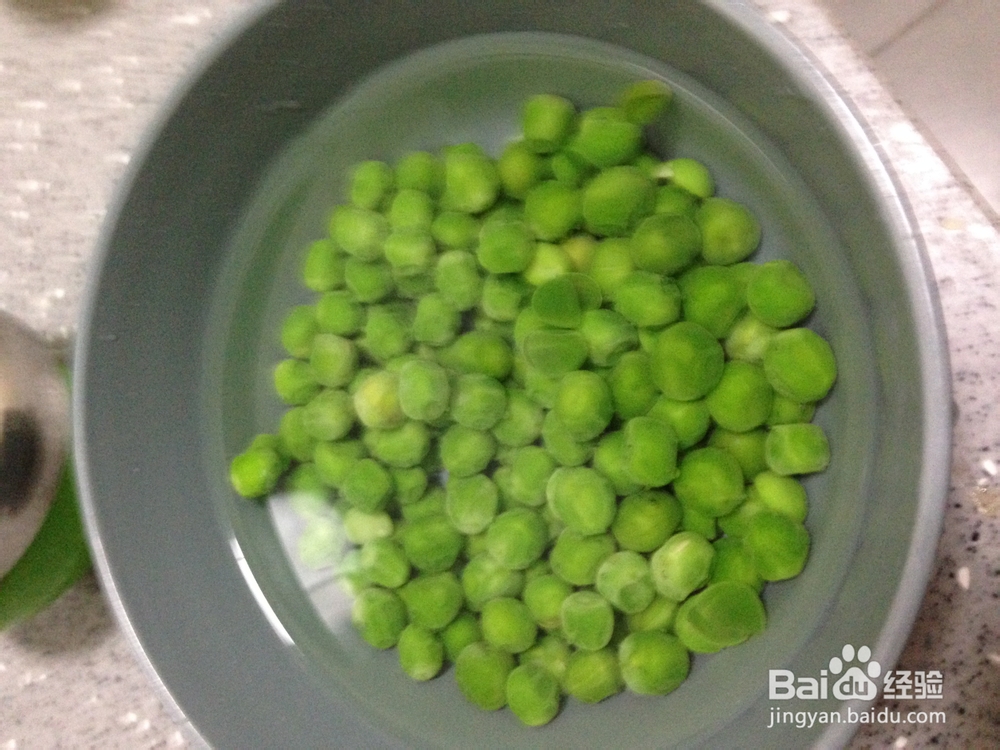 怎样在家做豌豆炒肉丁